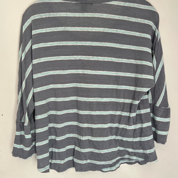 Tommy Bahama top - Picture 3 of 3